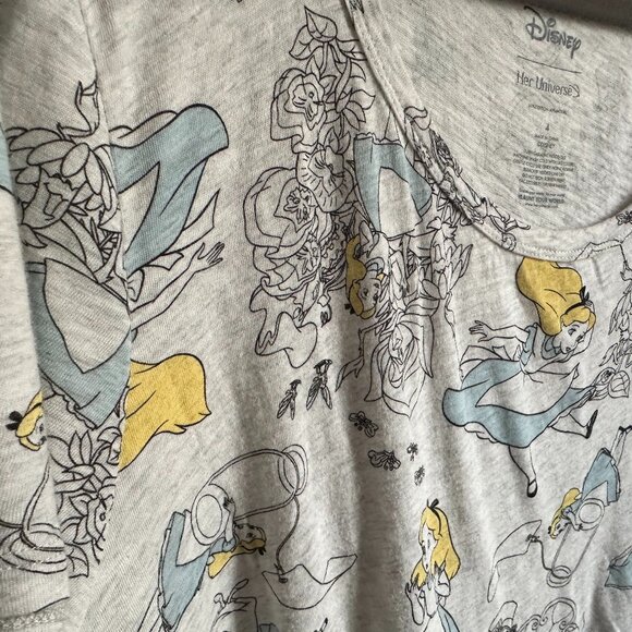 Torrid Disney Her Universe Size 4X Alice in Wonderland Handkerchief Hem Tee - Picture 5 of 7